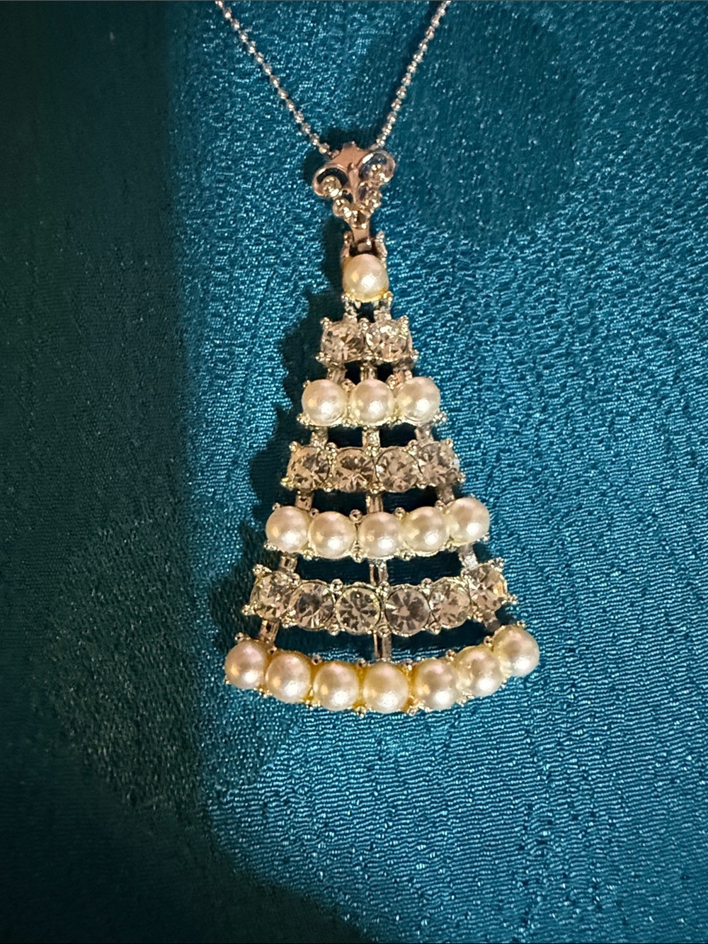 Elegant Pearl and Crystal Tiered Pendant Necklace - White Pearls, Silver Tone